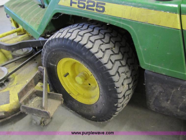 image for item 3064 John Deere F525 front deck mower
