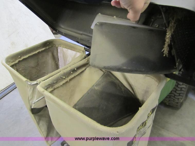 image for item 3064 John Deere F525 front deck mower