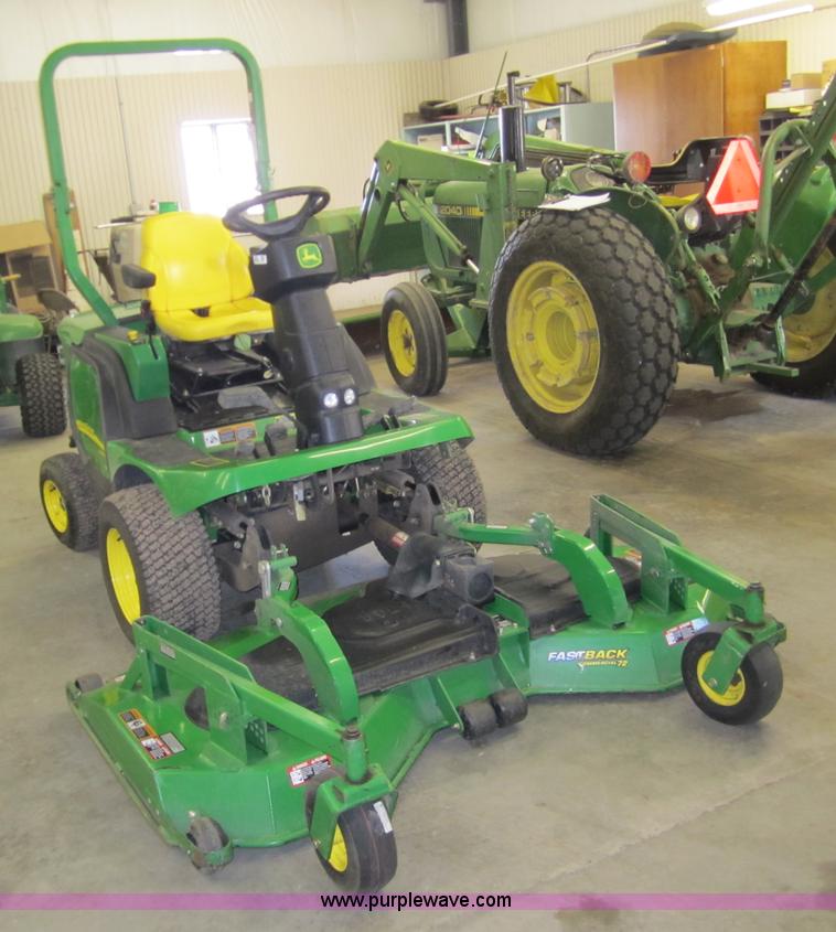 image for item 3065 2004 John Deere 1420 series II front deck mower