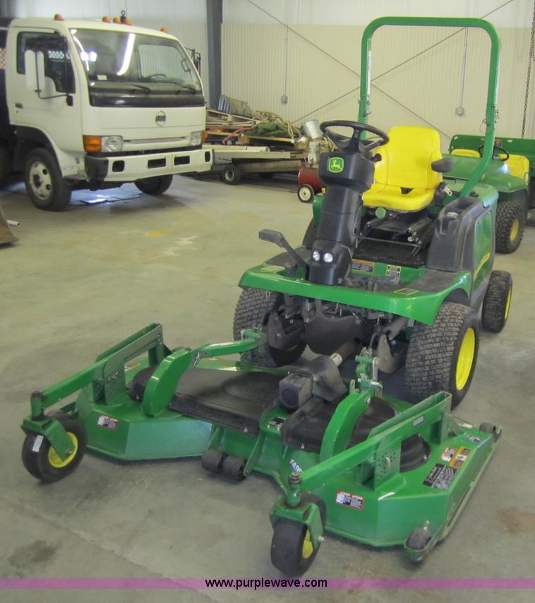 image for item 3065 2004 John Deere 1420 series II front deck mower