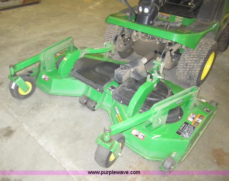 image for item 3065 2004 John Deere 1420 series II front deck mower