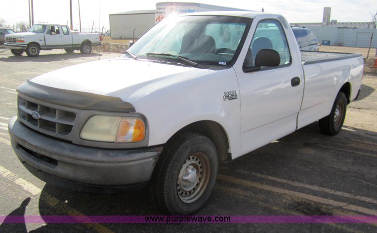 image for item 3207 1997 Ford F150 pickup truck