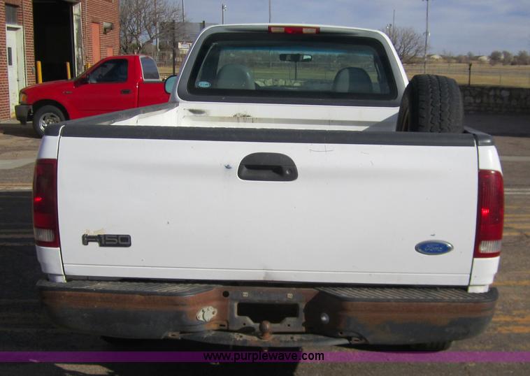 image for item 3207 1997 Ford F150 pickup truck