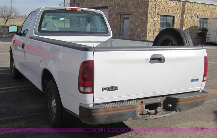 image for item 3207 1997 Ford F150 pickup truck