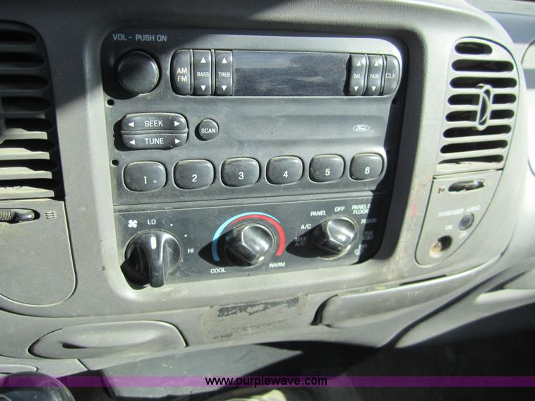 image for item 3207 1997 Ford F150 pickup truck