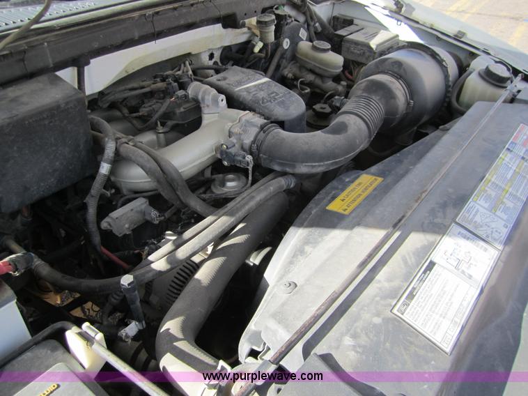 image for item 3207 1997 Ford F150 pickup truck