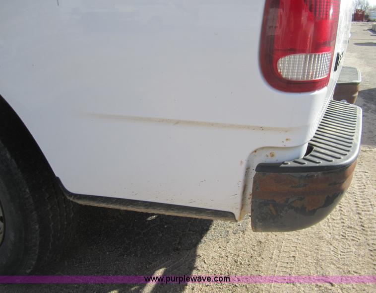 image for item 3207 1997 Ford F150 pickup truck