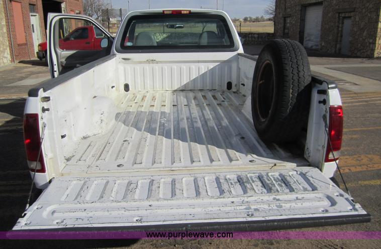 image for item 3207 1997 Ford F150 pickup truck