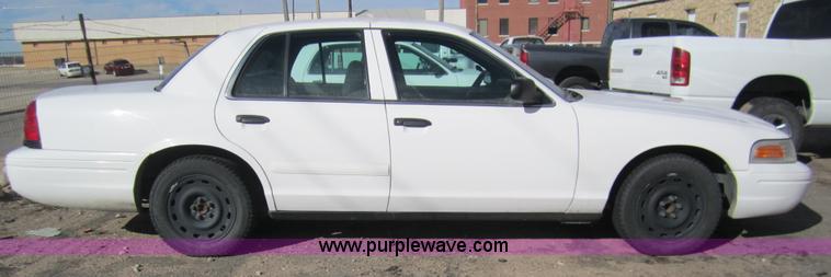 image for item 3208 2004 Ford Crown Victoria Police Interceptor