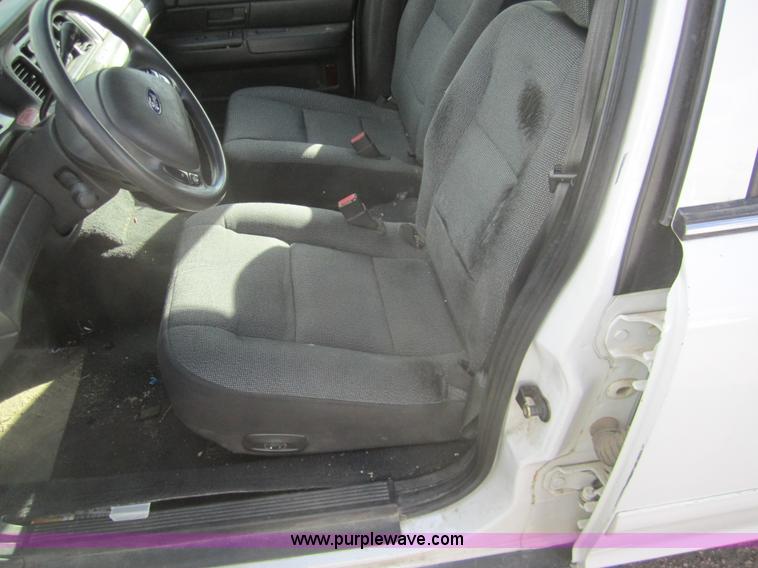 image for item 3208 2004 Ford Crown Victoria Police Interceptor