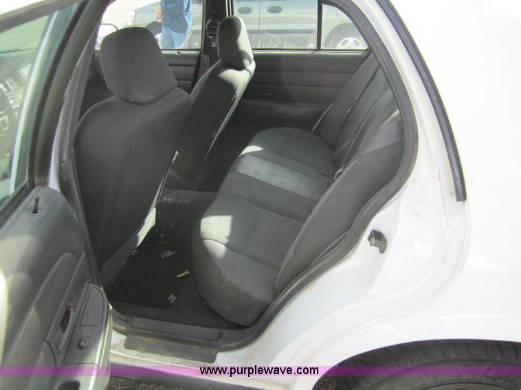 image for item 3208 2004 Ford Crown Victoria Police Interceptor