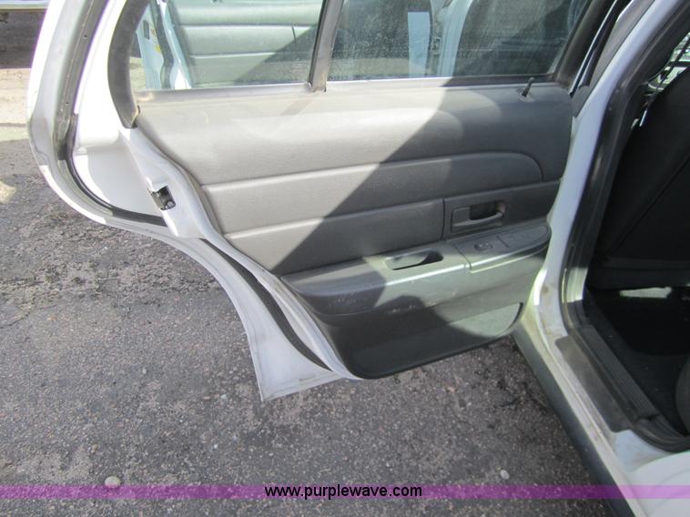 image for item 3208 2004 Ford Crown Victoria Police Interceptor