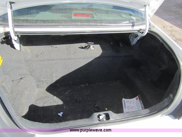 image for item 3208 2004 Ford Crown Victoria Police Interceptor