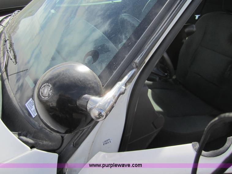 image for item 3208 2004 Ford Crown Victoria Police Interceptor