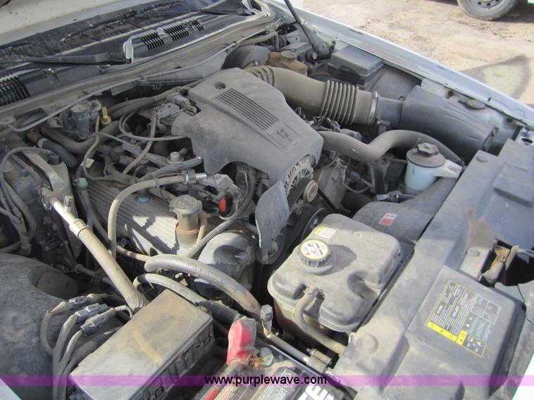 image for item 3208 2004 Ford Crown Victoria Police Interceptor