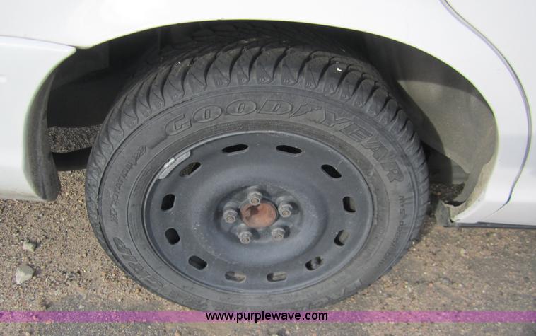 image for item 3208 2004 Ford Crown Victoria Police Interceptor