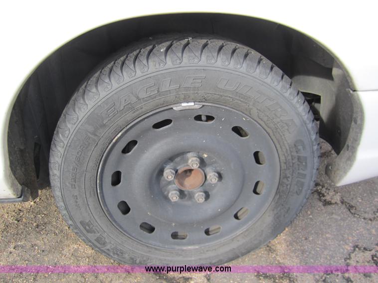 image for item 3208 2004 Ford Crown Victoria Police Interceptor