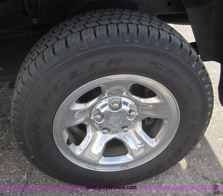 image for item 3210 2004 Dodge Ram 1500 Quad Cab pickup truck