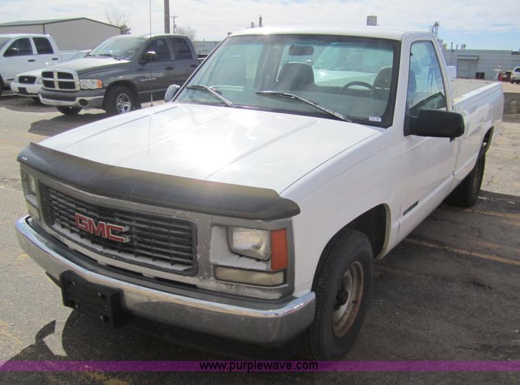image for item 3212 1997 GMC Sierra C1500 SL pickup truck