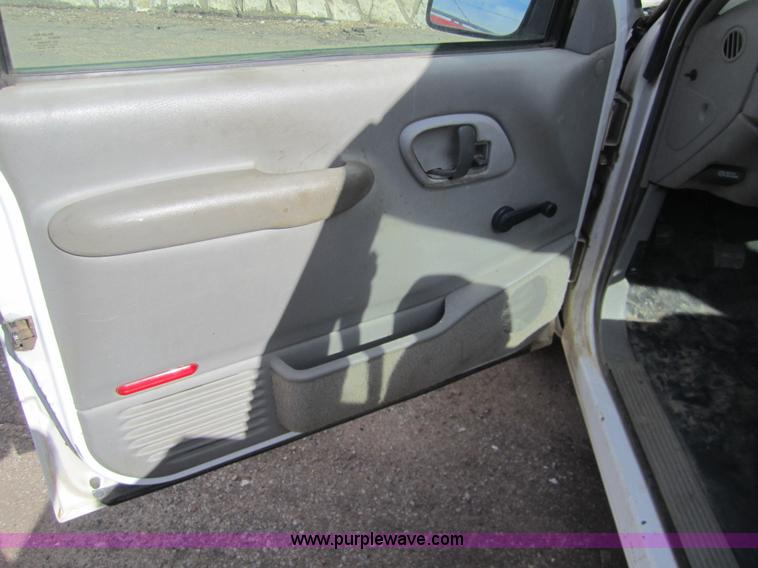 image for item 3212 1997 GMC Sierra C1500 SL pickup truck