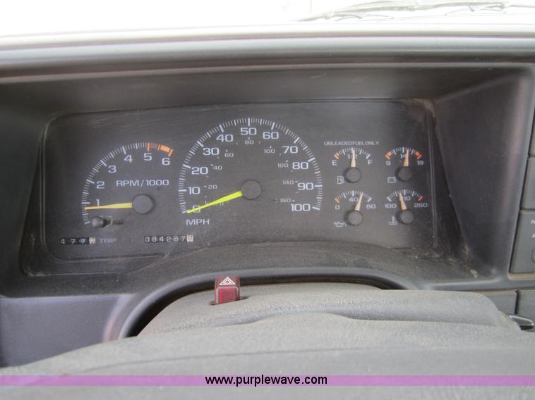 image for item 3212 1997 GMC Sierra C1500 SL pickup truck