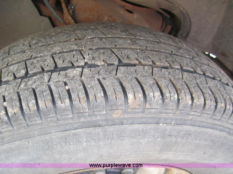 image for item 3212 1997 GMC Sierra C1500 SL pickup truck