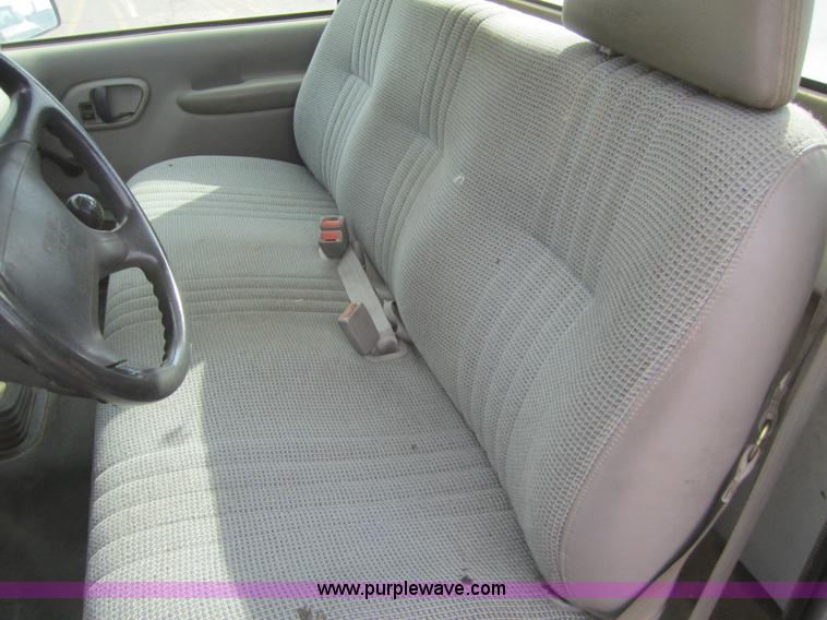 image for item 3212 1997 GMC Sierra C1500 SL pickup truck