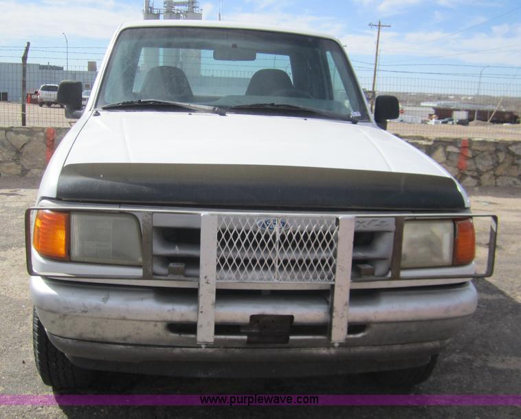 image for item 3213 1993 Ford Ranger XL Supercab pickup truck