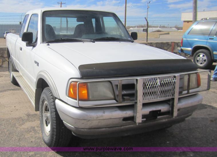 image for item 3213 1993 Ford Ranger XL Supercab pickup truck