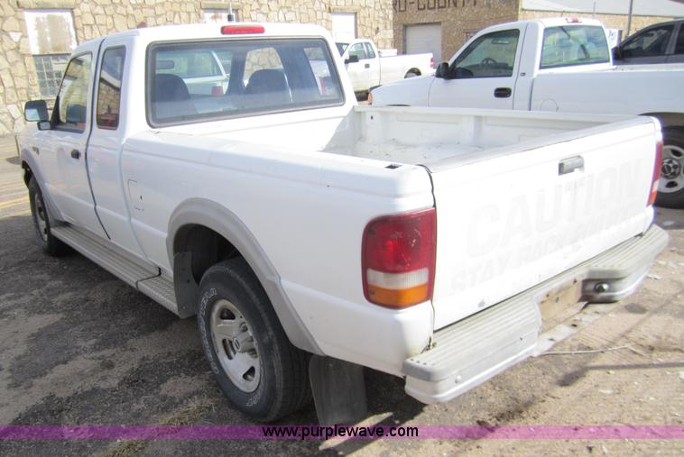 image for item 3213 1993 Ford Ranger XL Supercab pickup truck