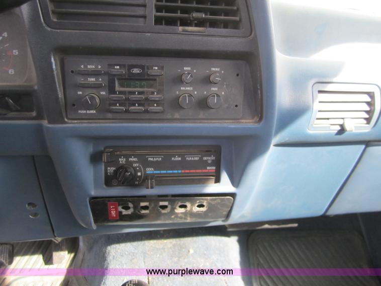 image for item 3213 1993 Ford Ranger XL Supercab pickup truck