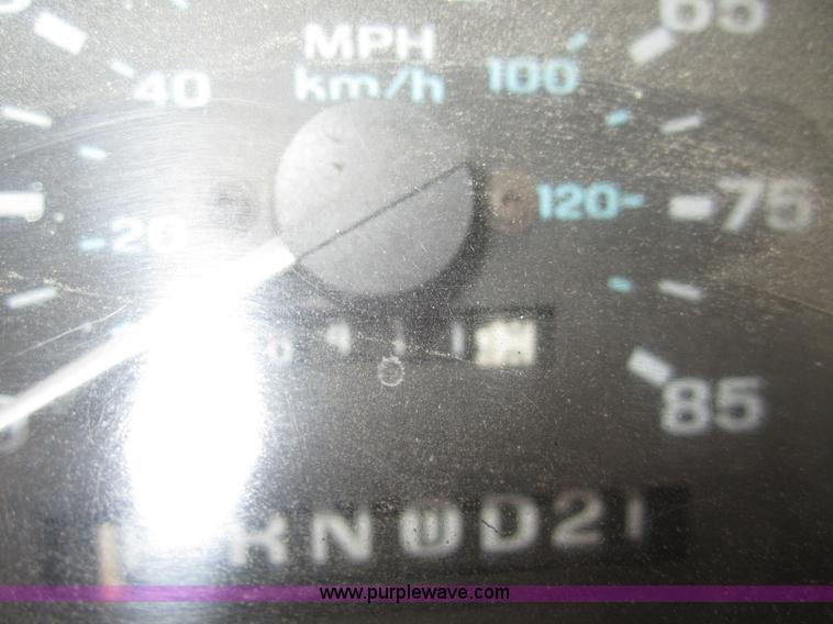 image for item 3213 1993 Ford Ranger XL Supercab pickup truck