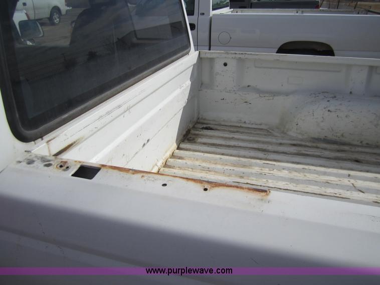 image for item 3213 1993 Ford Ranger XL Supercab pickup truck