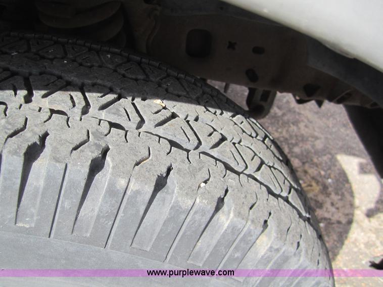 image for item 3213 1993 Ford Ranger XL Supercab pickup truck