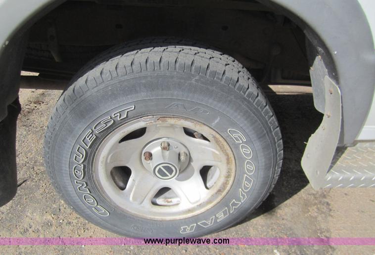 image for item 3213 1993 Ford Ranger XL Supercab pickup truck