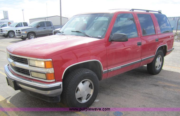 image for item 3214 1999 Chevrolet Tahoe K1500 LS SUV
