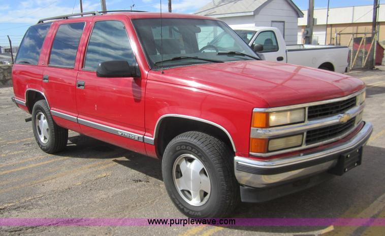 image for item 3214 1999 Chevrolet Tahoe K1500 LS SUV