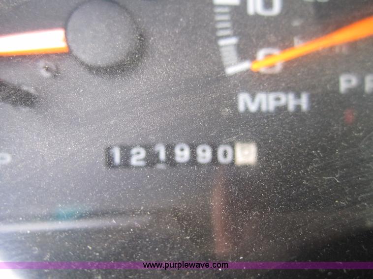 image for item 3214 1999 Chevrolet Tahoe K1500 LS SUV