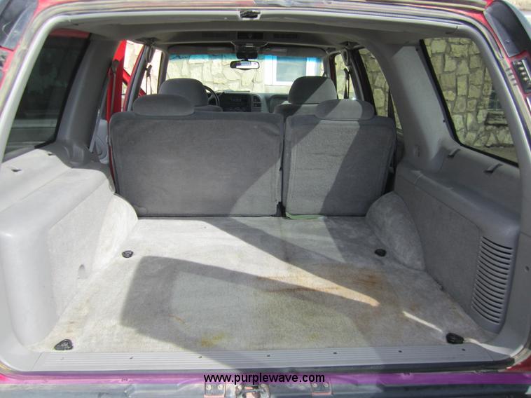 image for item 3214 1999 Chevrolet Tahoe K1500 LS SUV