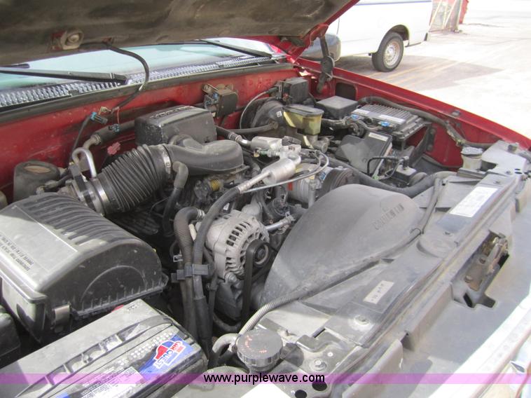 image for item 3214 1999 Chevrolet Tahoe K1500 LS SUV