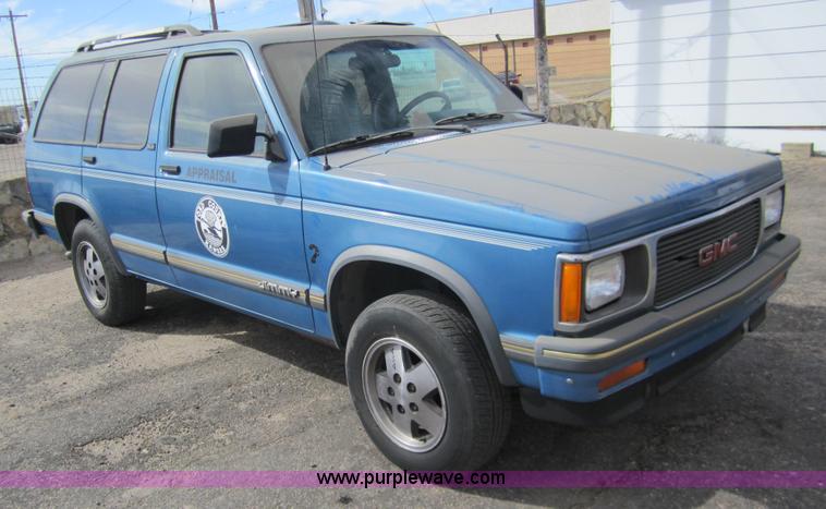 image for item 3215 1993 GMC S15 Jimmy SLE SUV