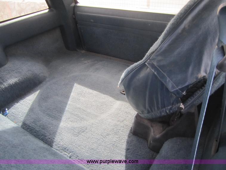 image for item 3215 1993 GMC S15 Jimmy SLE SUV