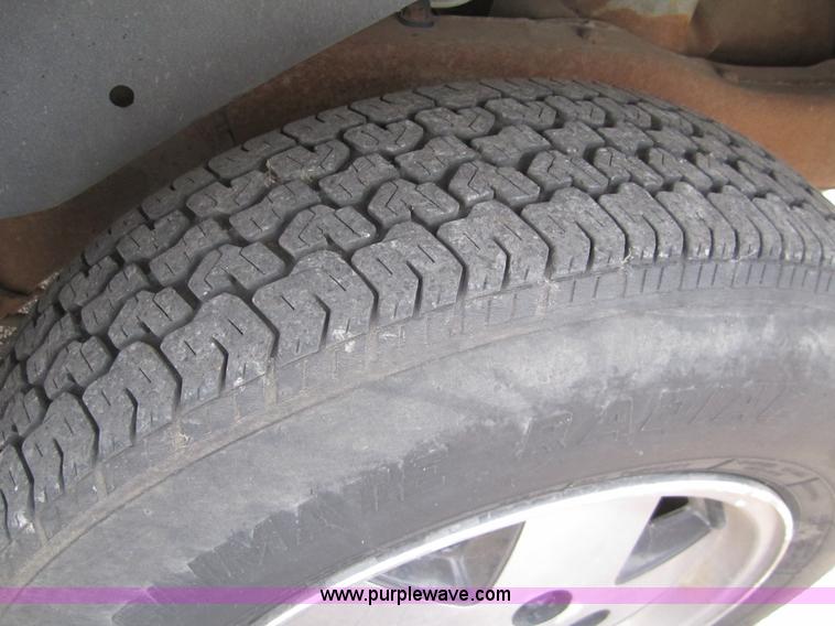 image for item 3215 1993 GMC S15 Jimmy SLE SUV