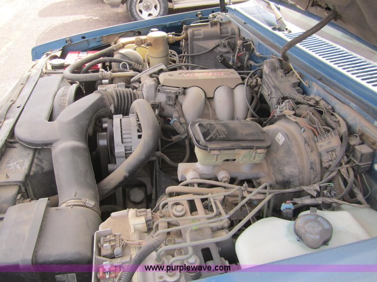 image for item 3215 1993 GMC S15 Jimmy SLE SUV