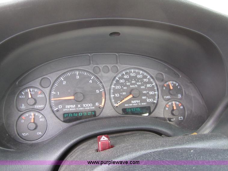 image for item 3216 2002 GMC Sonoma SL pickup truck