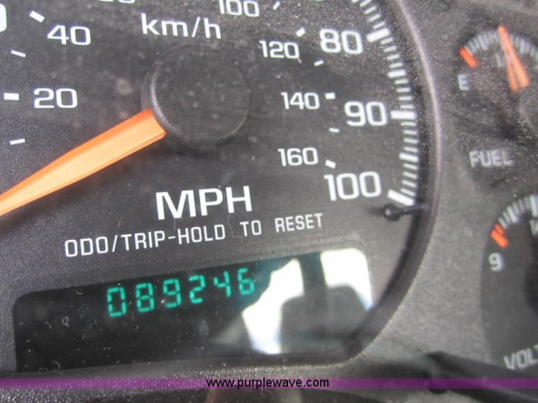 image for item 3216 2002 GMC Sonoma SL pickup truck