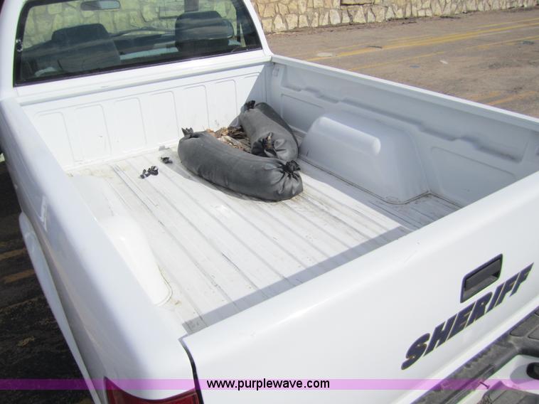 image for item 3216 2002 GMC Sonoma SL pickup truck