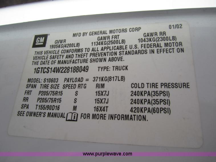 image for item 3216 2002 GMC Sonoma SL pickup truck