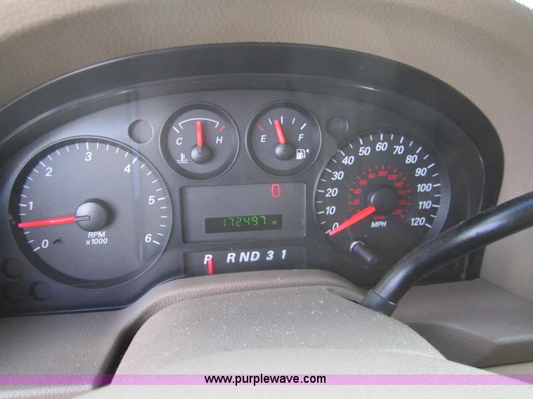 image for item 3217 2006 Ford Freestar SE mini van