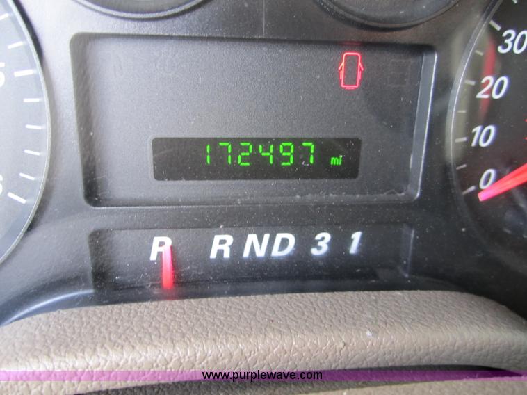 image for item 3217 2006 Ford Freestar SE mini van